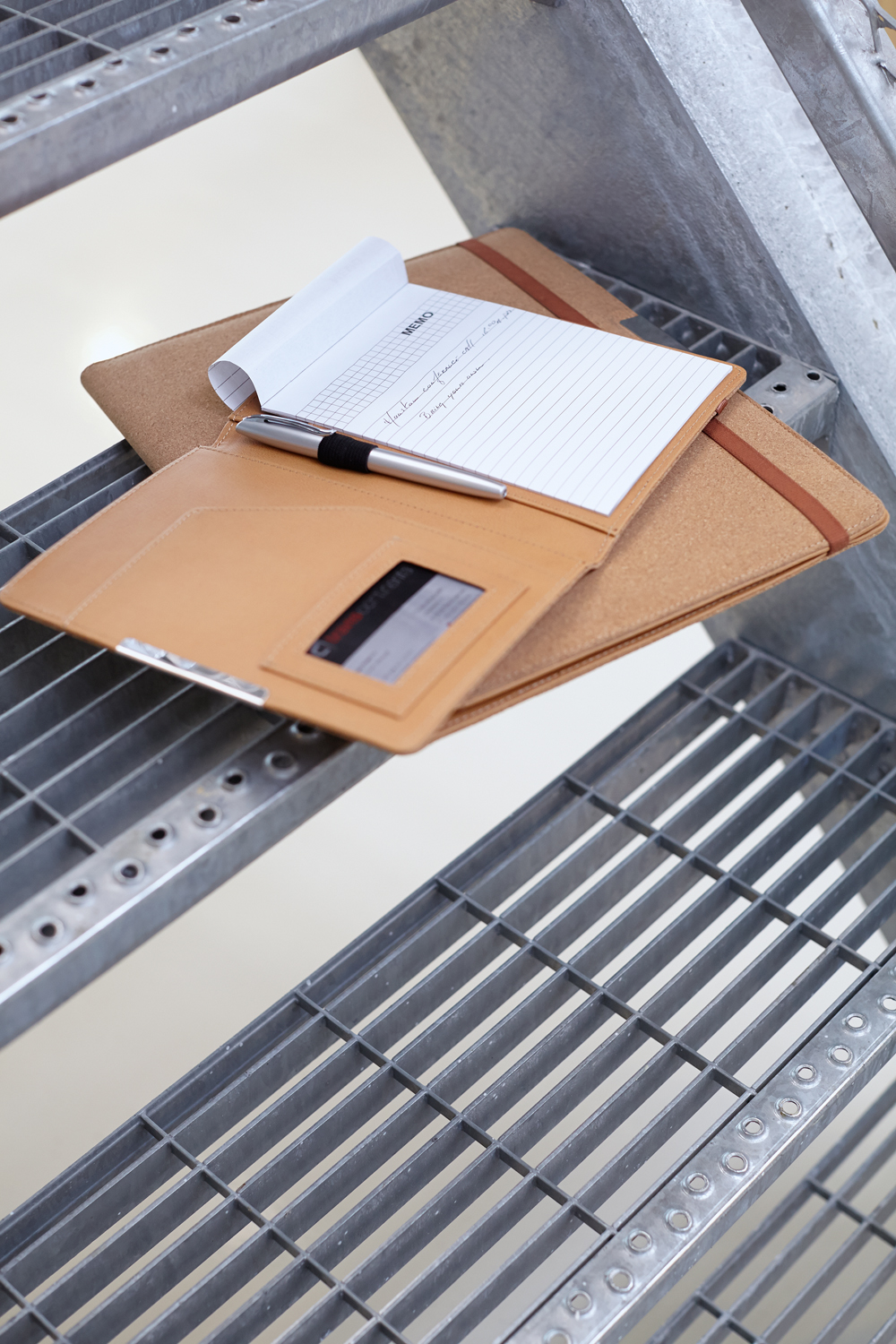 Korkowa teczka konferencyjna A5