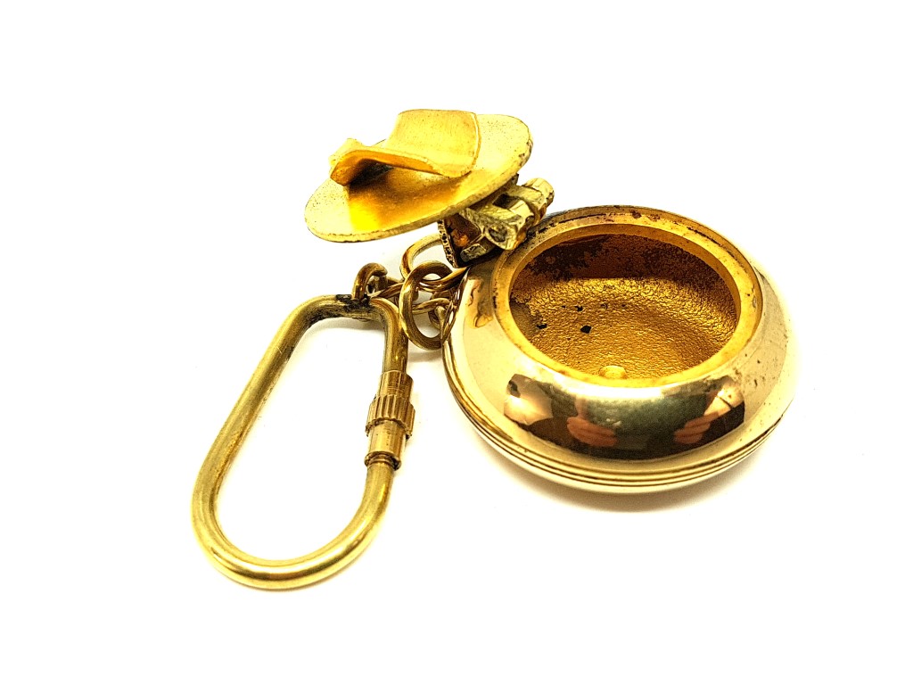 Breloczek mosiężny - mini popielniczka 