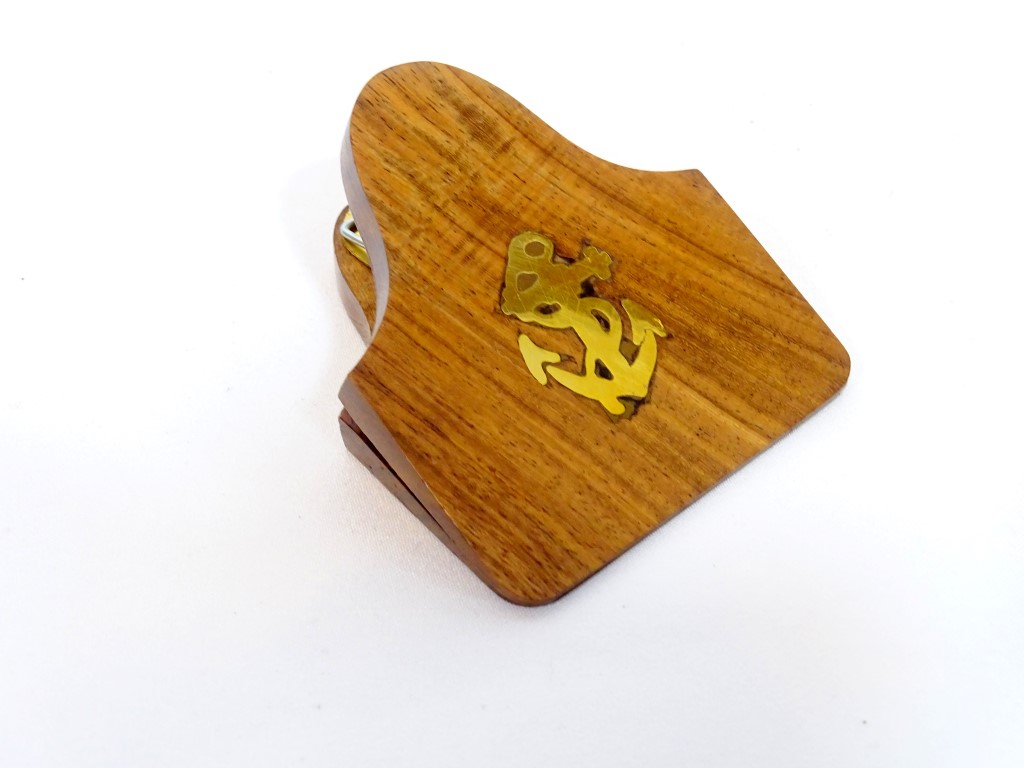 Marynistyczny klips biurowy z kotwiczką 