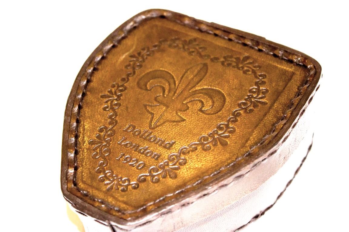 Kompas w skórzanym etui 