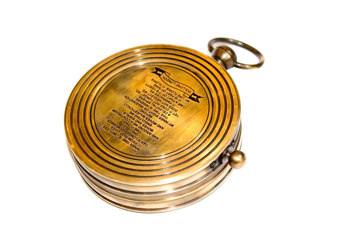 Kompas w skórzanym etui 