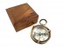 Mosiężny kompas w pudełku drewnianym