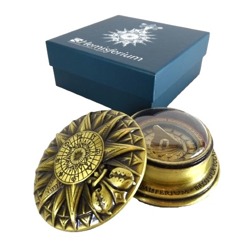 Mosiężny zegar słoneczny z kompasem