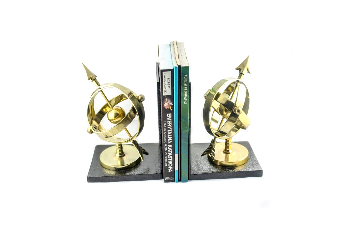 Bookend - mosiężne astrolabia
